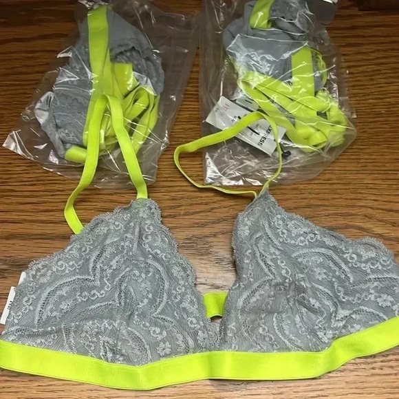 3 NWT Express One Eleven Contrast Lace Bralettes med Gray lace neon yellow - Picture 1 of 9